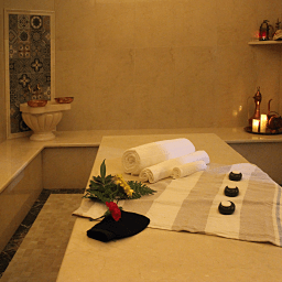 Party Package (for 3 people) Signature Hammam, Express Facial, Hairstyle & Cake!